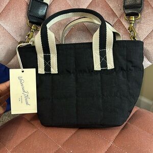 Universal Thread Small Black Crossbody